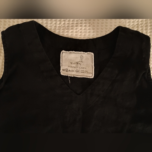 notPERFECTLINEN Cropped Tank - Picture 2 of 2